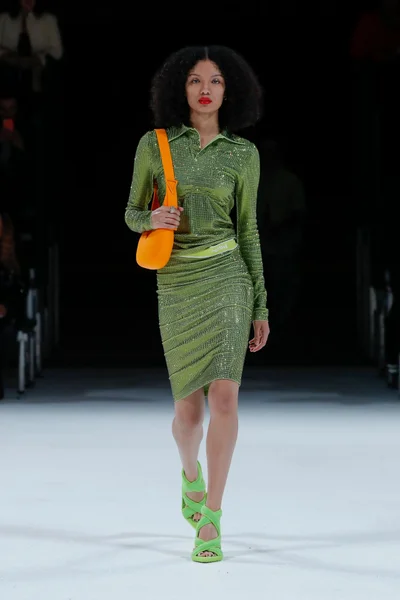 Look 28